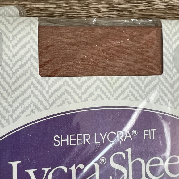 Lycra Sheer Ultra Sheer Light Control Pantyhose Hosiery Nylons Size Long NWT - Picture 2 of 3